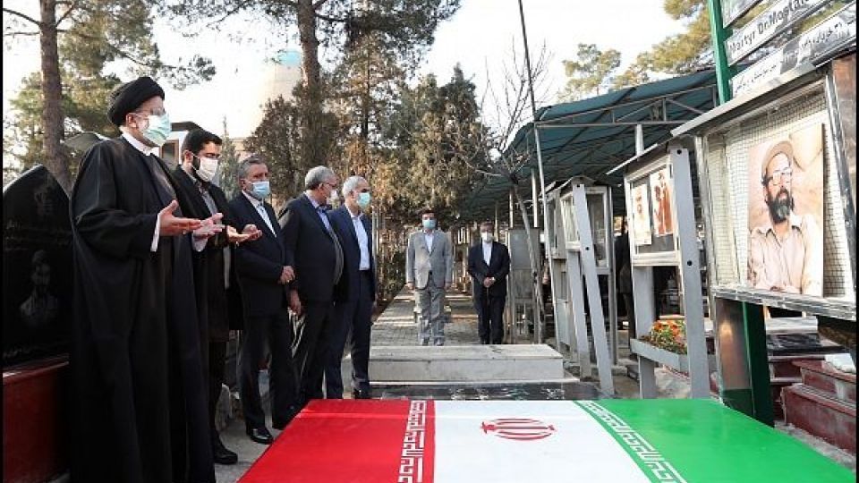 رئیس جمهور در مزار شهدای بهشت زهرا