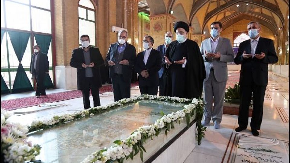 رئیس جمهور در مزار شهدای بهشت زهرا