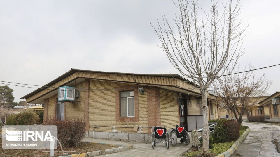 ازدواج «فرهاد» و «عزیزه» در آسایشگاه کهریزک