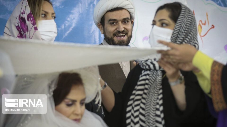 ازدواج «فرهاد» و «عزیزه» در آسایشگاه کهریزک