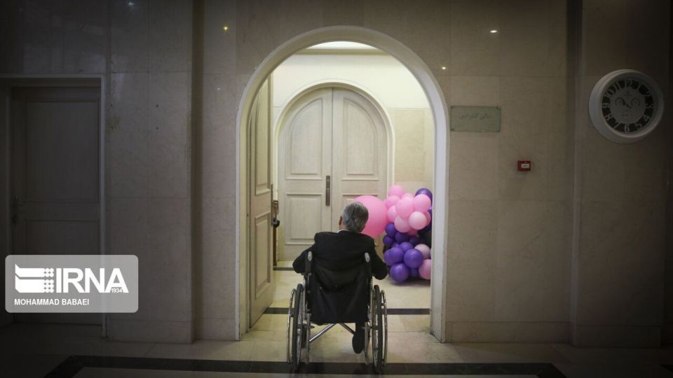 ازدواج «فرهاد» و «عزیزه» در آسایشگاه کهریزک