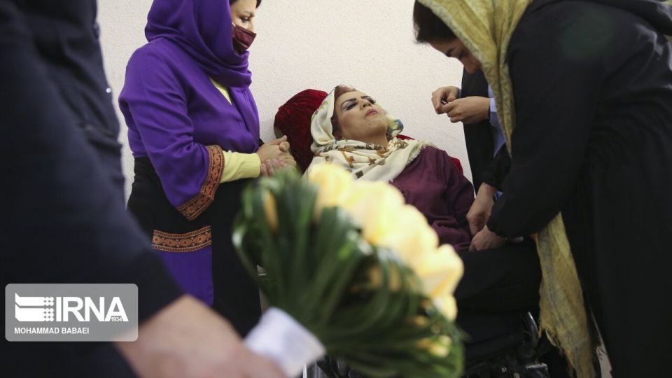 ازدواج «فرهاد» و «عزیزه» در آسایشگاه کهریزک