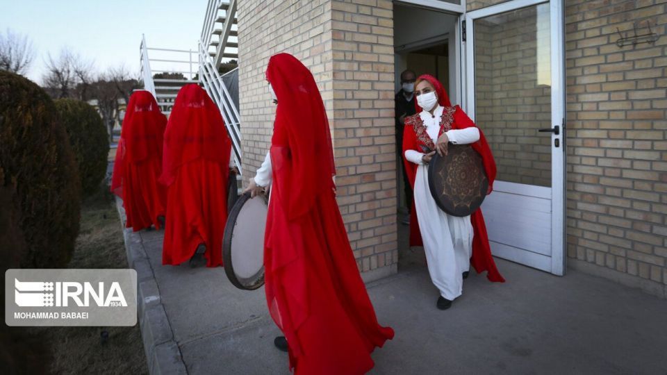 ازدواج «فرهاد» و «عزیزه» در آسایشگاه کهریزک