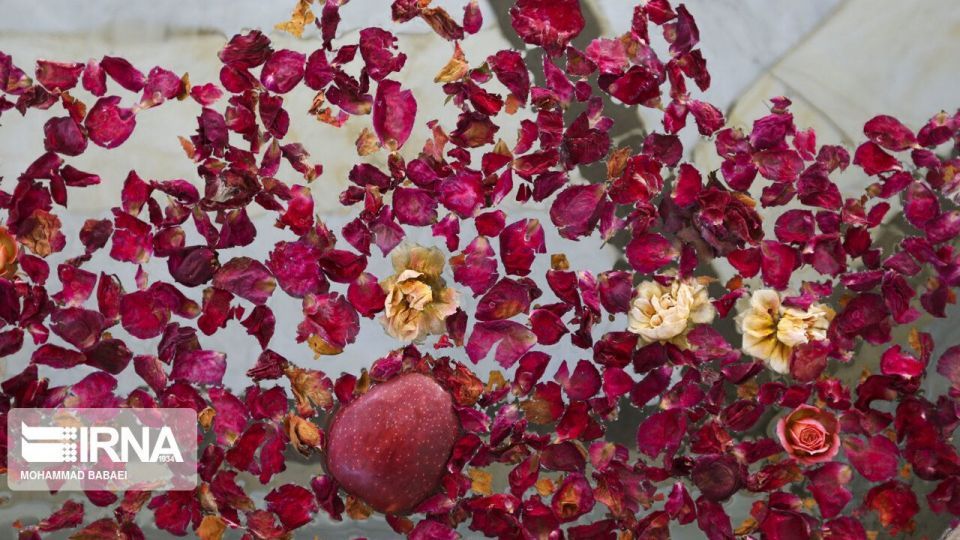 ازدواج «فرهاد» و «عزیزه» در آسایشگاه کهریزک