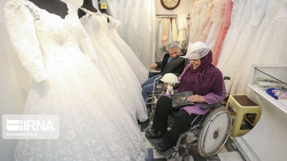 ازدواج «فرهاد» و «عزیزه» در آسایشگاه کهریزک