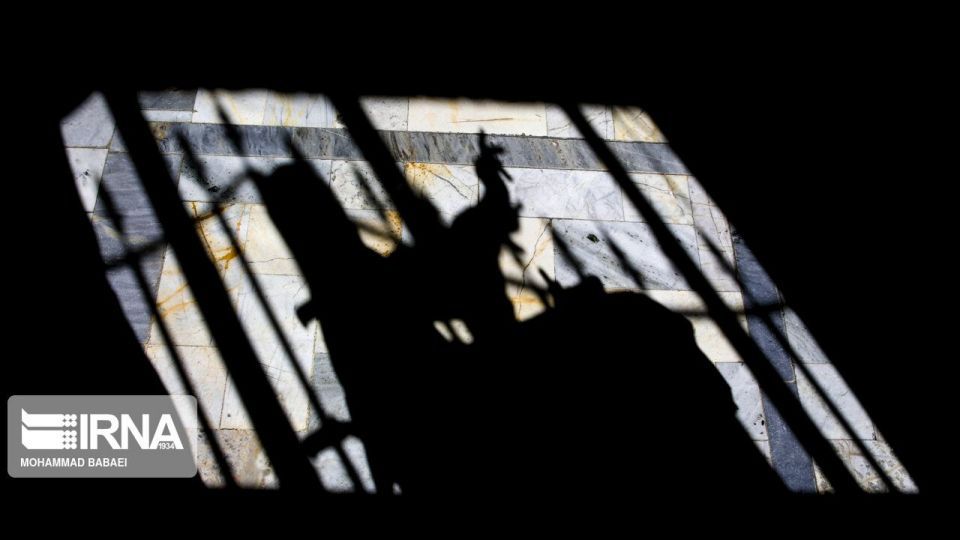 ازدواج «فرهاد» و «عزیزه» در آسایشگاه کهریزک