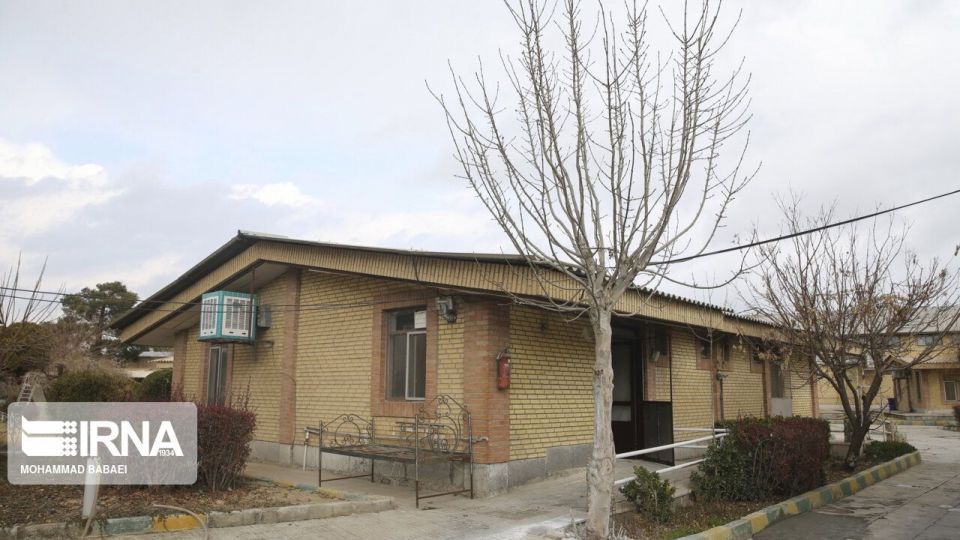 ازدواج «فرهاد» و «عزیزه» در آسایشگاه کهریزک