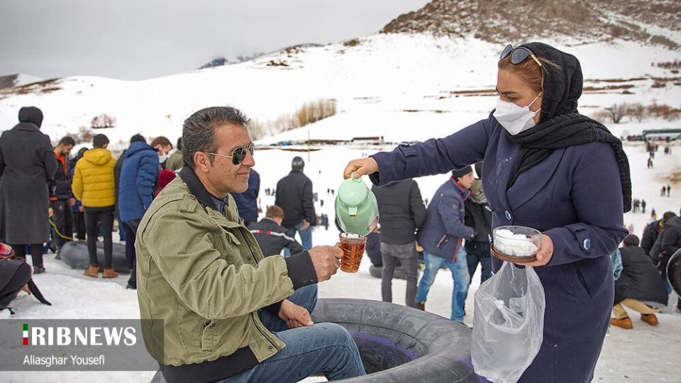 تفریحات زمستانی مردم در پیست اسکی اراک