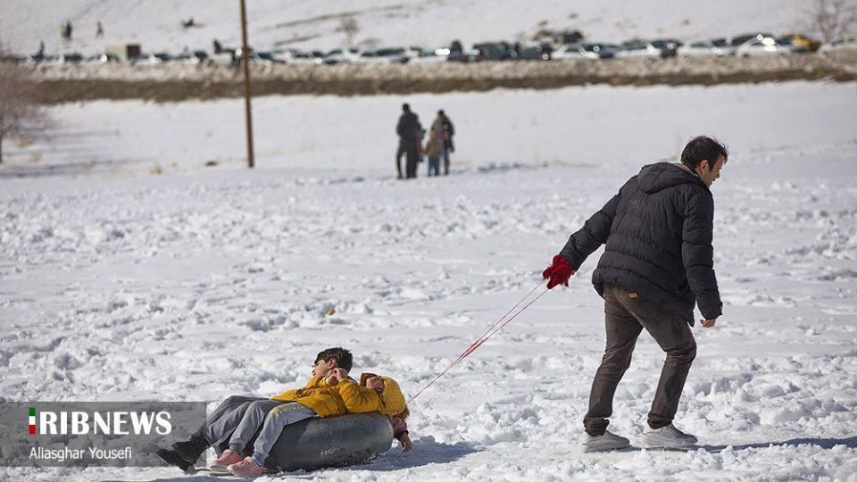 تفریحات زمستانی مردم در پیست اسکی اراک