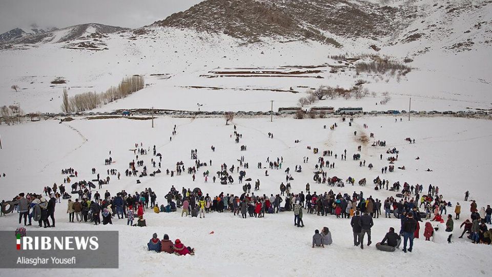 تفریحات زمستانی مردم در پیست اسکی اراک