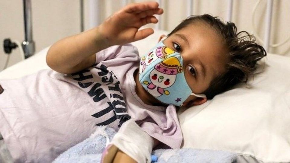 ۱۰ نشانه اُمیکرون در کودکان