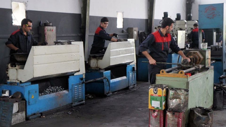 اشتغال‌زایی بنیاد برکت برای ۶ هزار نفر با احیای ۱۷۷ واحد صنعتی