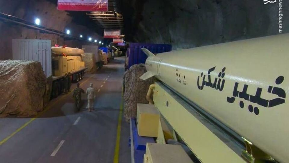 رونمایی از موشک «خیبرشکن»