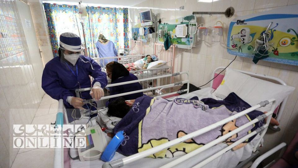در جست و جوی تخت خالی برای فرزند بیمار | اورژانس شلوغ بیمارستان کودکان مفید