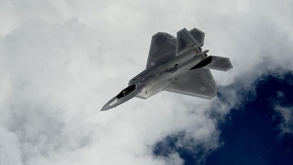 جنگنده های اف-۲۲ آمریکا وارد امارات شدند