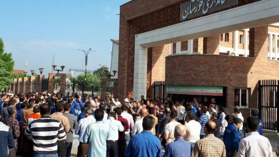 علت تجمع کارگران گروه ملی فولاد ایران چیست؟