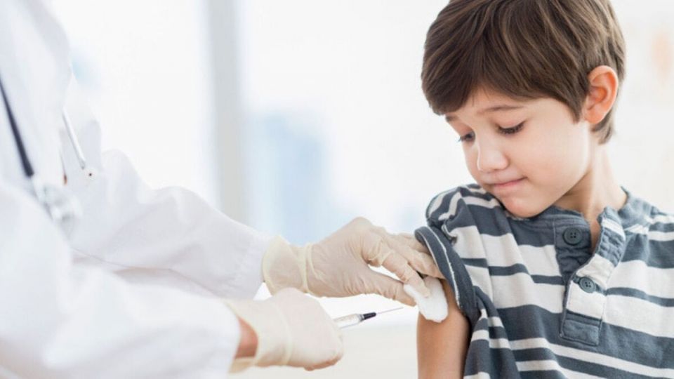 تزریق واکسن به کودکان از عوارض بلند مدت کرونا جلوگیری می‌کند