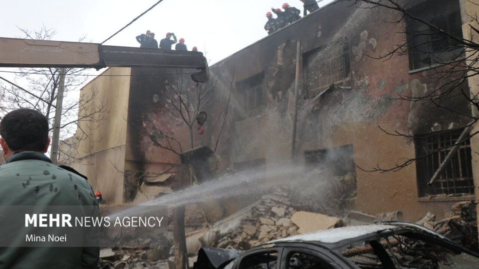 تصاویر محل سقوط یک فروند جنگنده در تبریز