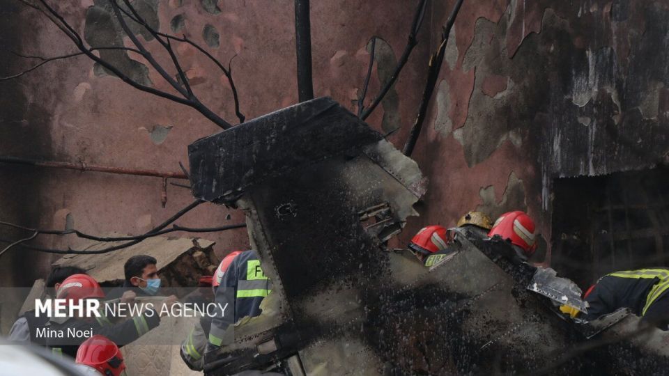 تصاویر محل سقوط یک فروند جنگنده در تبریز