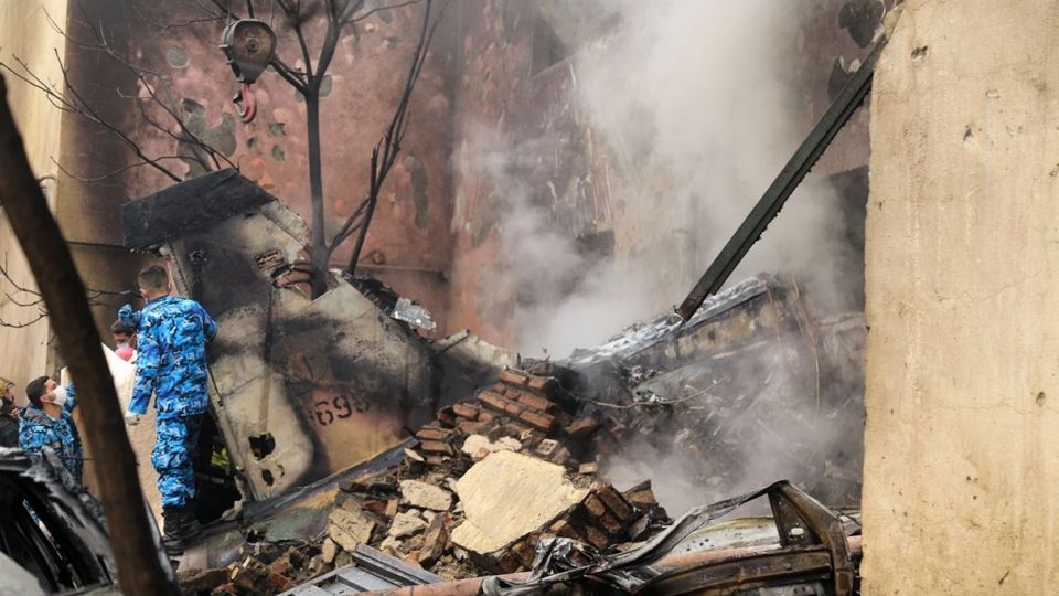 تصاویری از بقایای جنگنده ای که در تبریز سقوط کرد