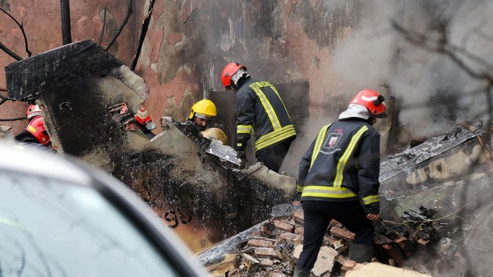 تصاویری از بقایای جنگنده ای که در تبریز سقوط کرد