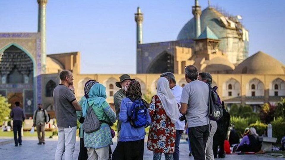 درآمد ورود هر گردشگر به کشور برابر با فروش ۳۰ بشکه نفت است