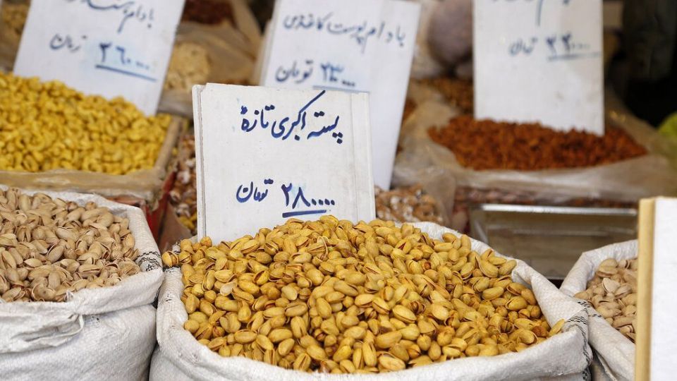 بازار آجیل شب عید