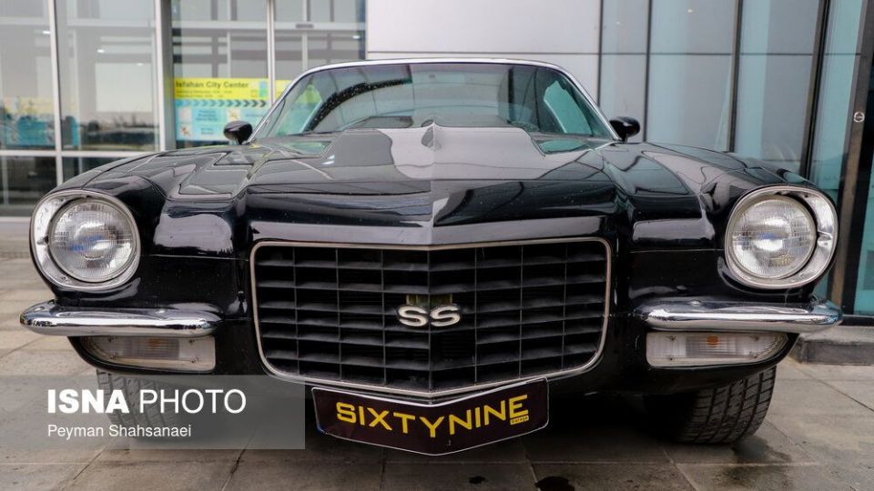 همایش خودروهای کلاسیک و آفرود زنده‌رود