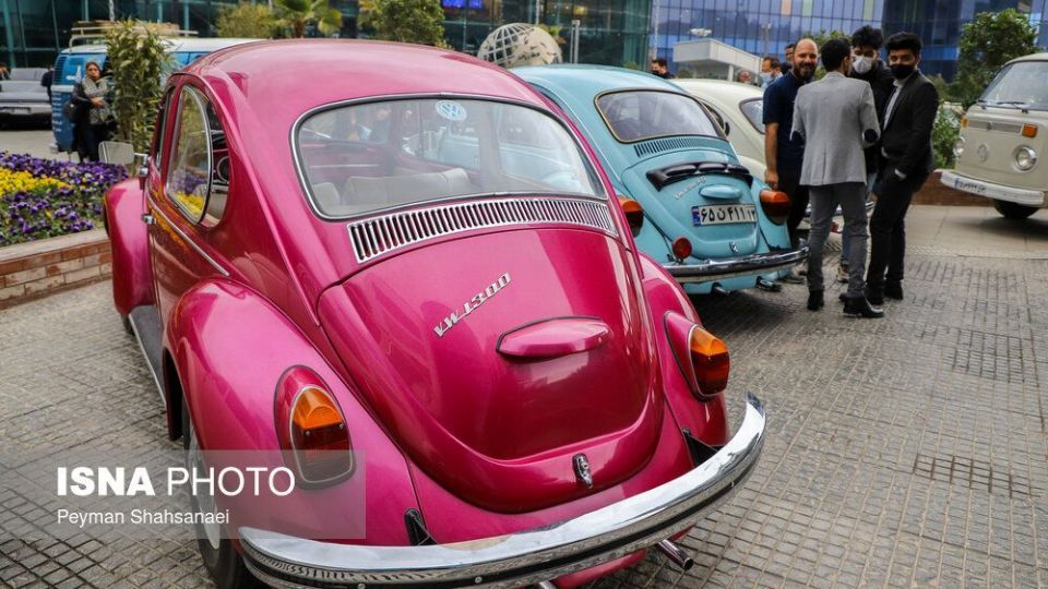 همایش خودروهای کلاسیک و آفرود زنده‌رود