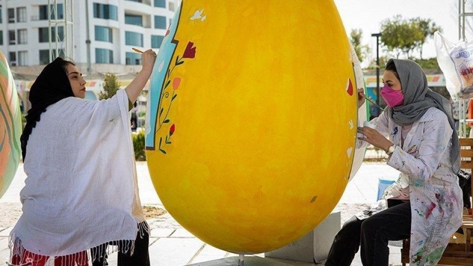  تخم‌مرغ‌ رنگی عید در دریاچه چیتگر تهران