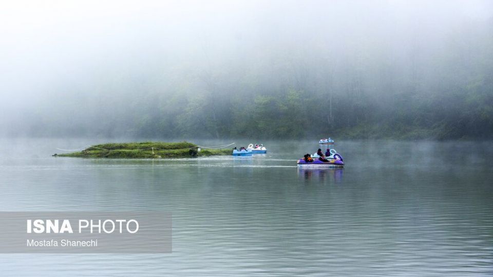 مسافران نوروزی منطقه گردشگری عباس آباد بهشهر