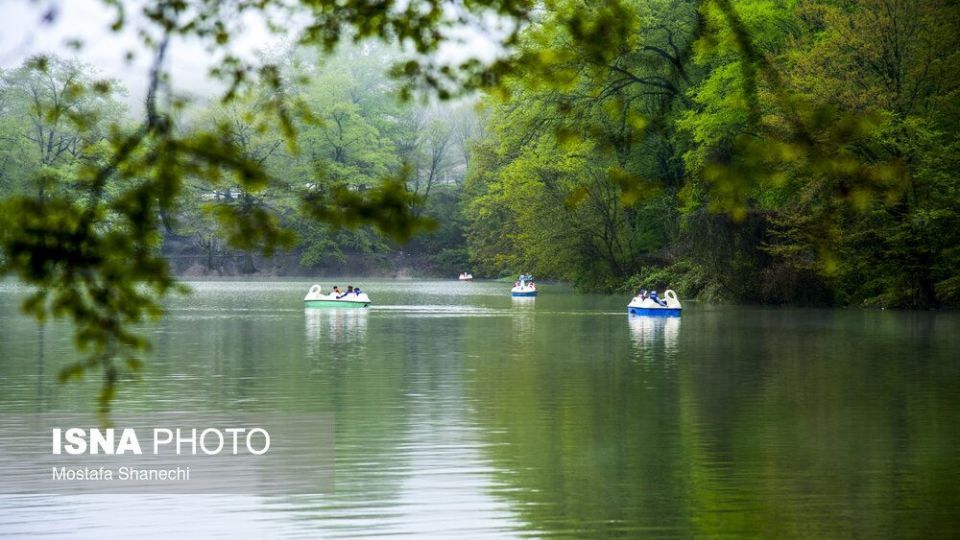 مسافران نوروزی منطقه گردشگری عباس آباد بهشهر