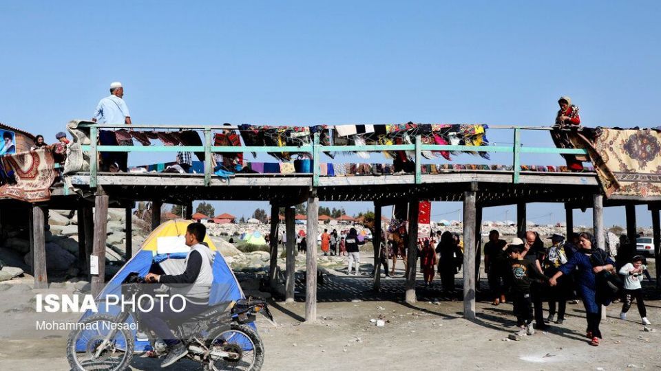 مسافران نوروزی در اسکله بندر ترکمن