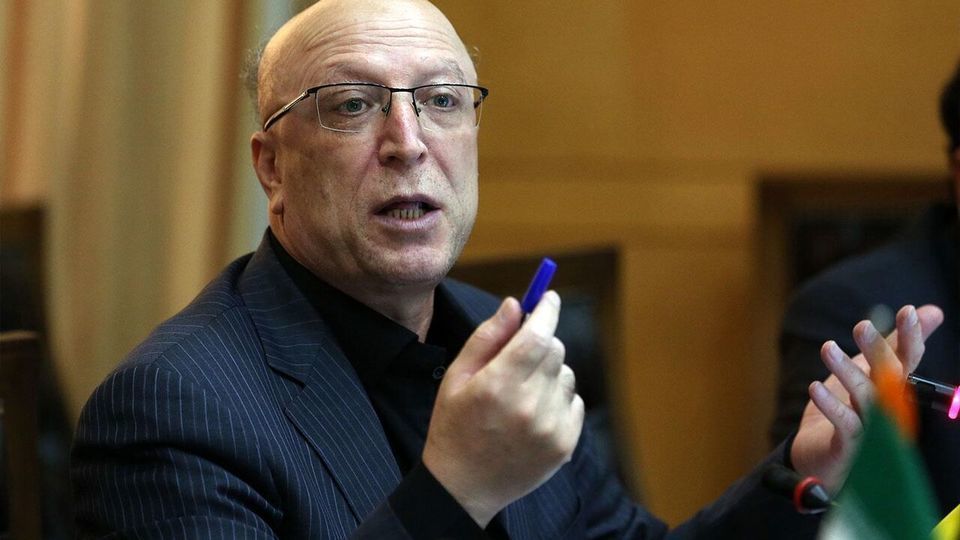 زلفی‌گل: سرمایه‌گذاری در علم و فناوری مشکل اشتغال کشور را حل می‌کند