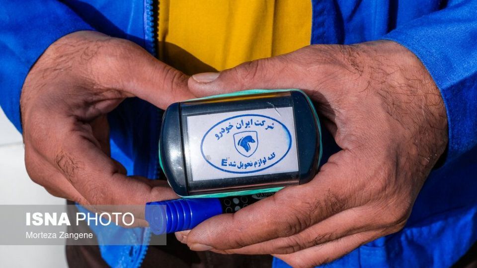 بازدید وزیر صمت از دو شرکت ایران خودرو و پارس‌ خودرو