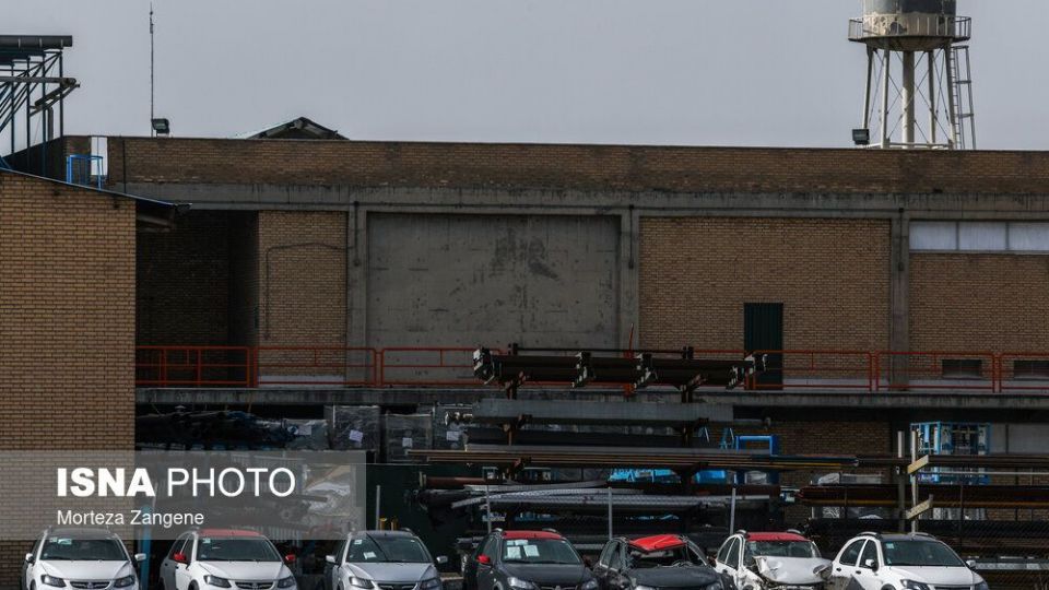 بازدید وزیر صمت از دو شرکت ایران خودرو و پارس‌ خودرو