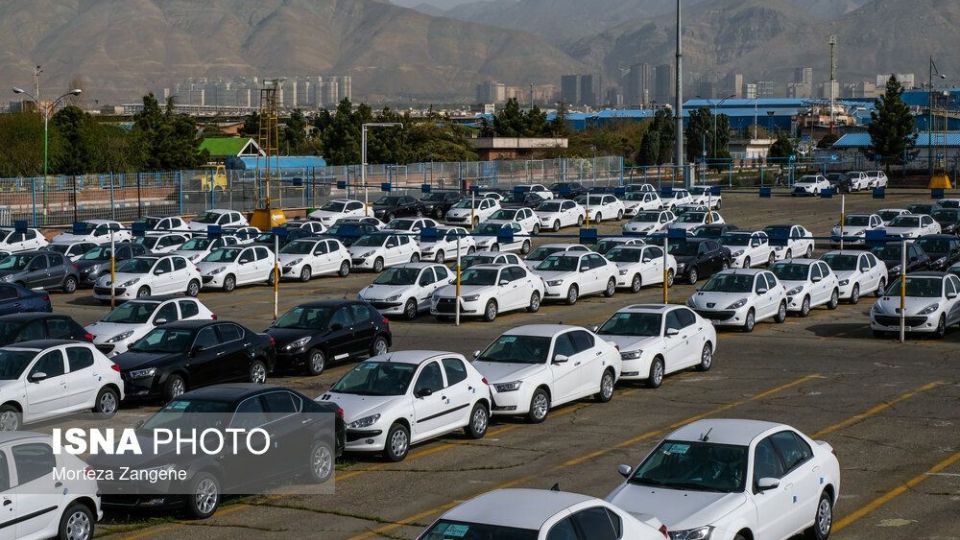 بازدید وزیر صمت از دو شرکت ایران خودرو و پارس‌ خودرو