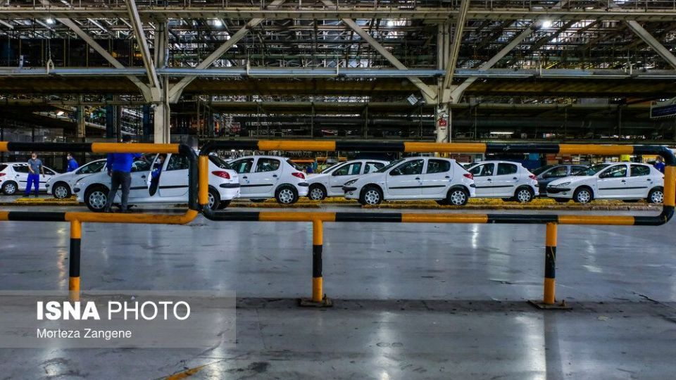 بازدید وزیر صمت از دو شرکت ایران خودرو و پارس‌ خودرو