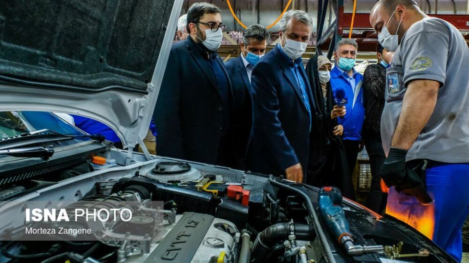 بازدید وزیر صمت از دو شرکت ایران خودرو و پارس‌ خودرو
