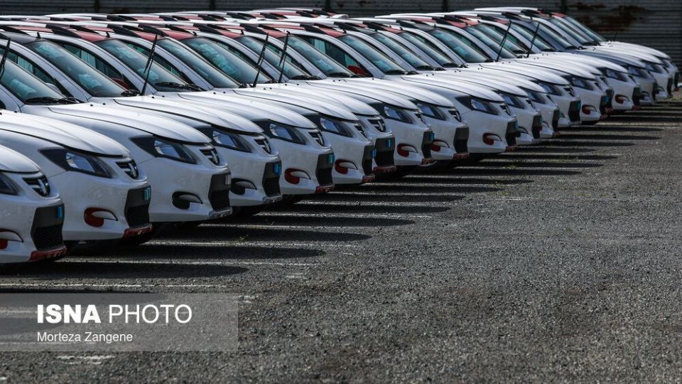 بازدید وزیر صمت از دو شرکت ایران خودرو و پارس‌ خودرو