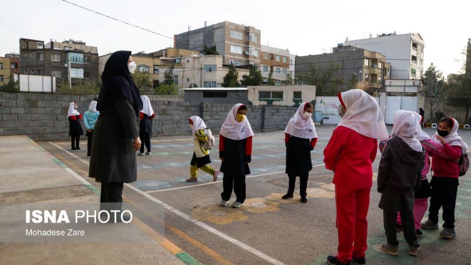 آغاز آموزش حضوری مدارس پس از دو سال - مشهد