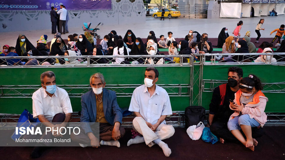 حوالی افطار در میدان امام حسین(ع)