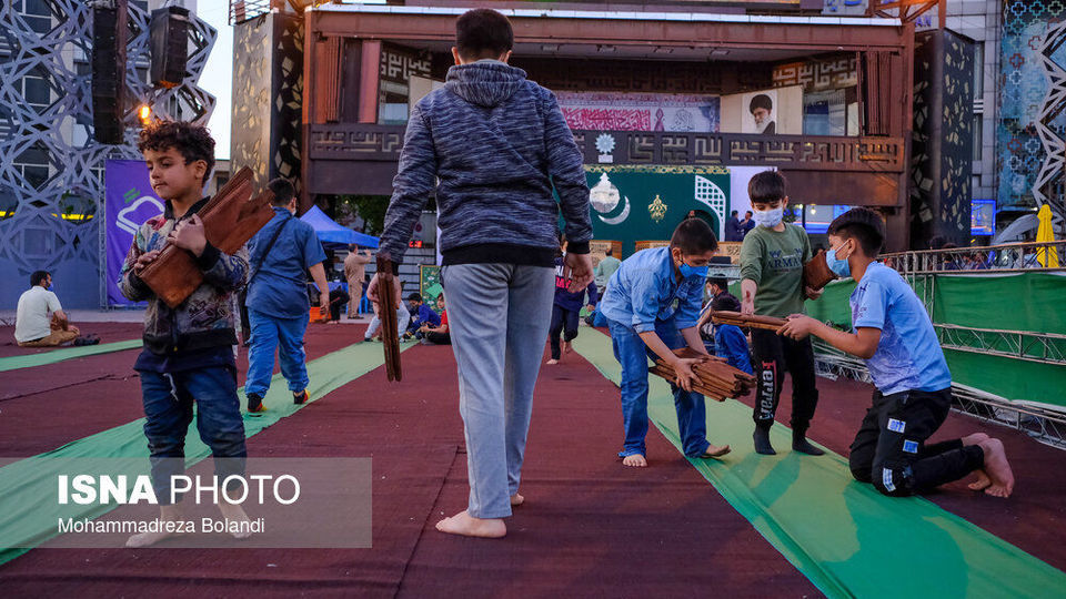 حوالی افطار در میدان امام حسین(ع)