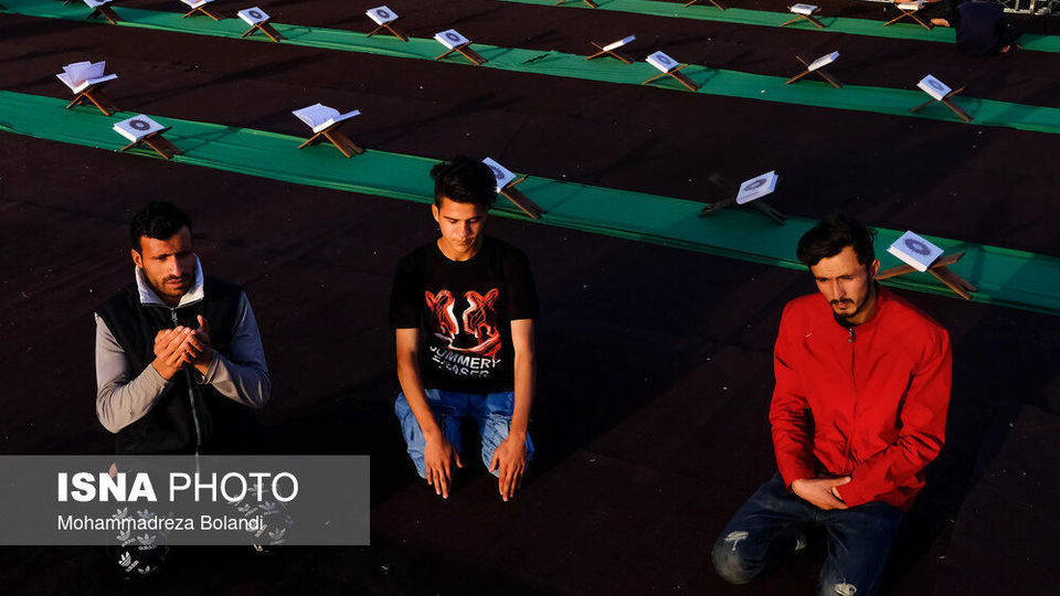 حوالی افطار در میدان امام حسین(ع)