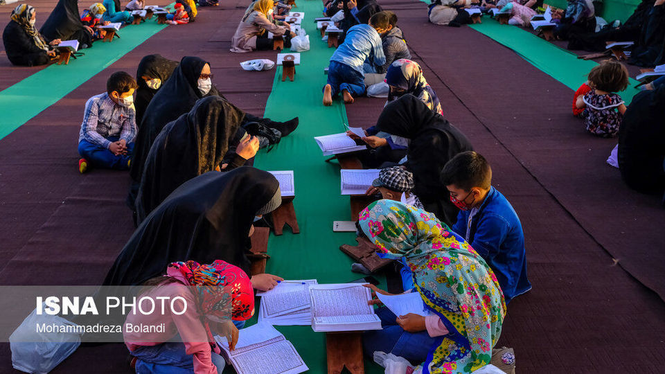 حوالی افطار در میدان امام حسین(ع)