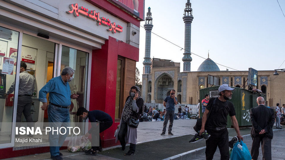 حوالی افطار در میدان امام حسین(ع)