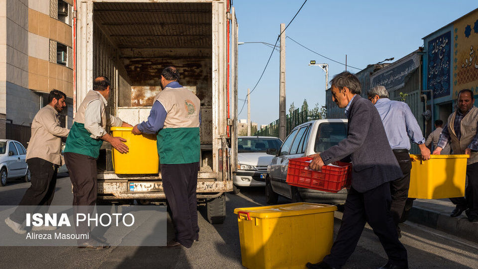 سفره افطار در کوره‌های آجرپزی