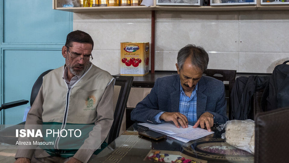 سفره افطار در کوره‌های آجرپزی