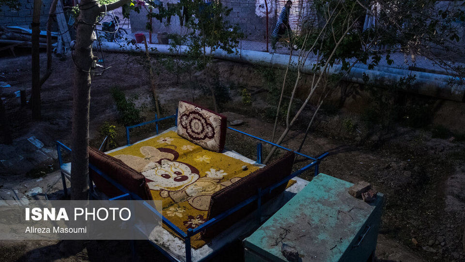 سفره افطار در کوره‌های آجرپزی