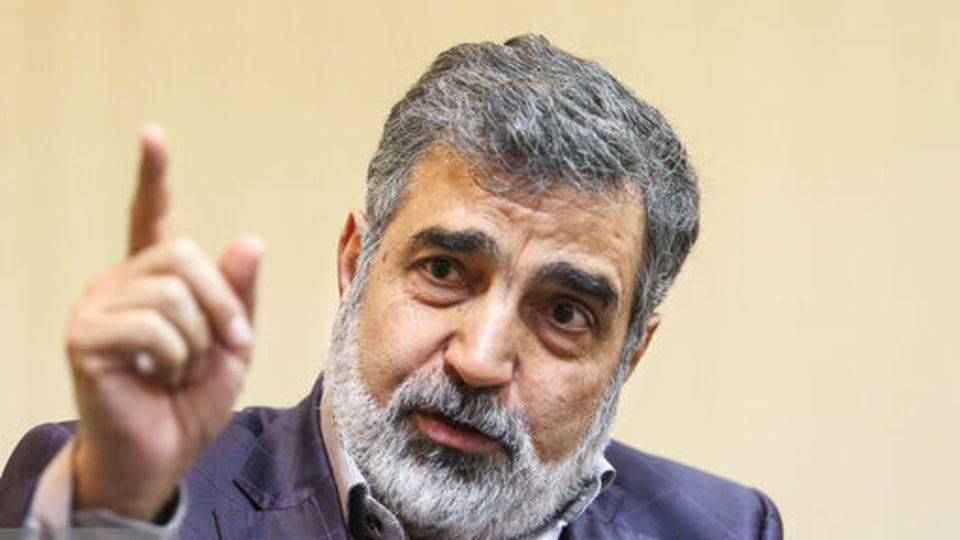 کمالوندی: ماشین‌های تولید قطعات سانتریفیوژ به جای امن‌تری منتقل شدند/تا توافق نشود اطلاعات نزد ما می‌ماند